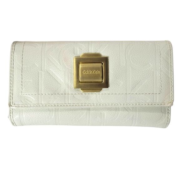 Calvin Klein Cream Wallet  - Picture 1 of 15